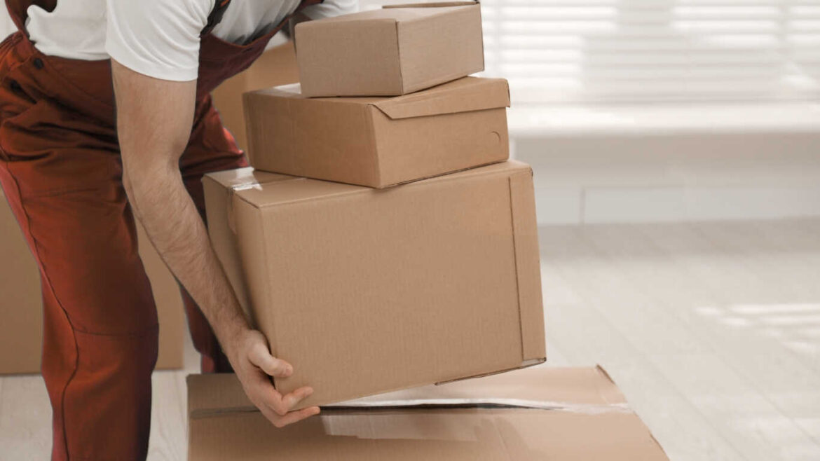 Professional team providing affordable packing and storage service in Dubai